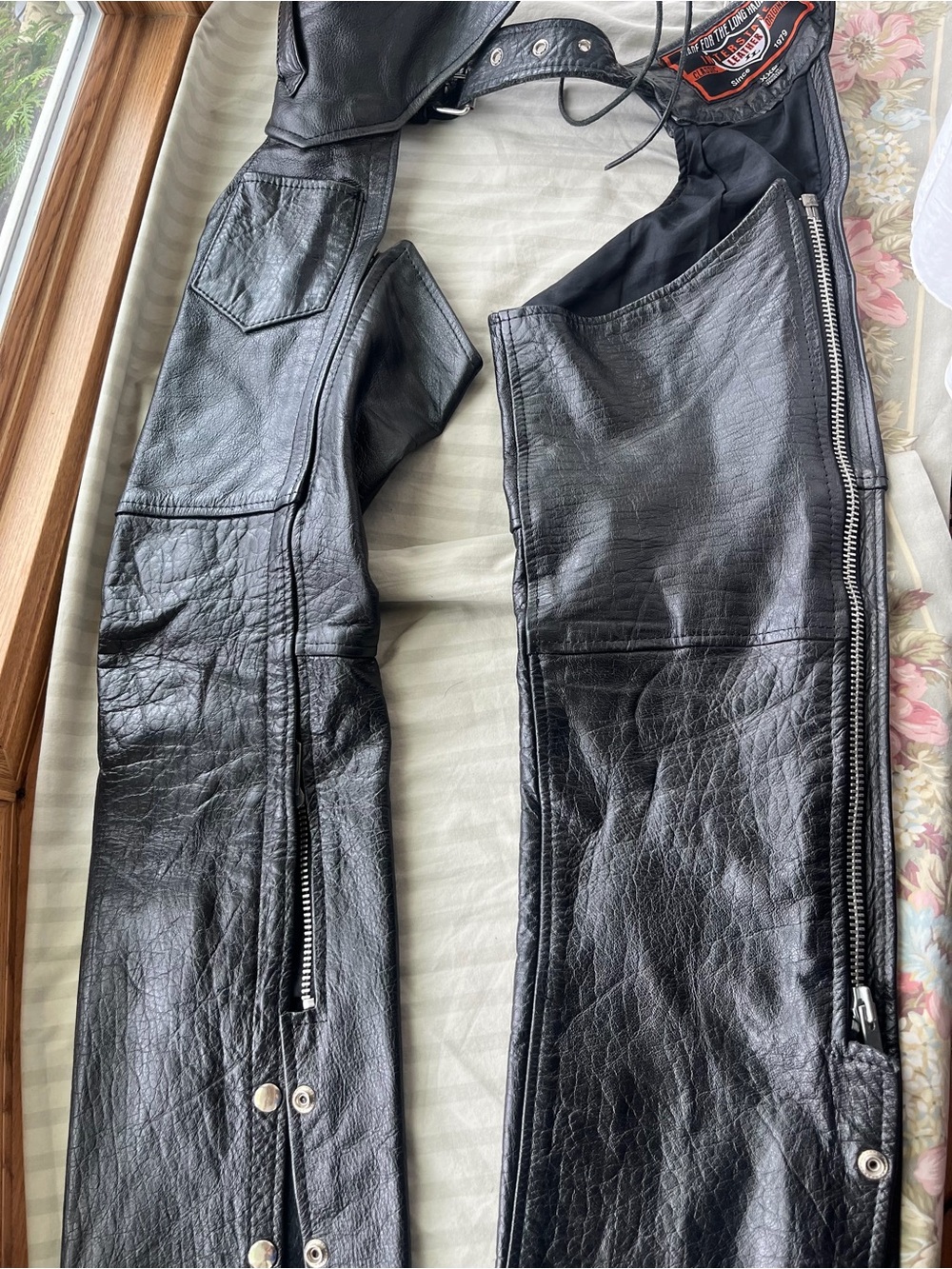 Interstate Leather Black Motorcycle Chaps Size XXS.